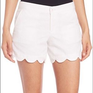 Lilly Pulitzer White Buttercup Shorts - Size 4